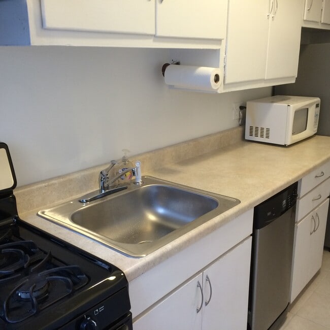 350 E 54th St Unit 5K