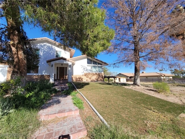 Photo - 2784 Belcastro St