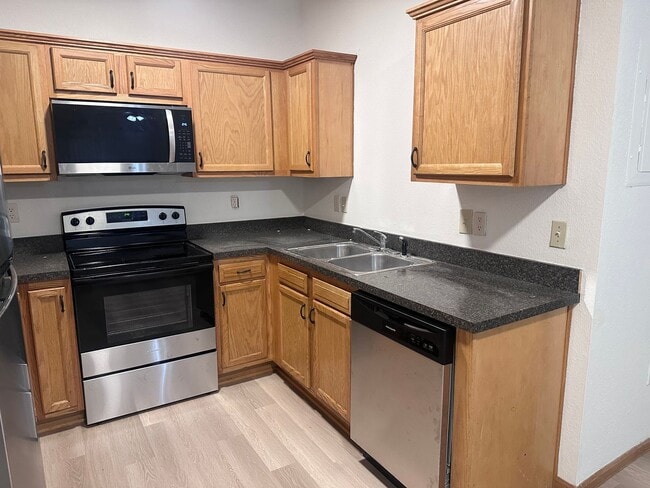 905 NE Deer Creek Rd Unit 905 Deer Creek Dr