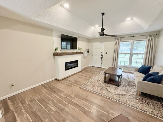 Photo - 415 Mayfield Dr