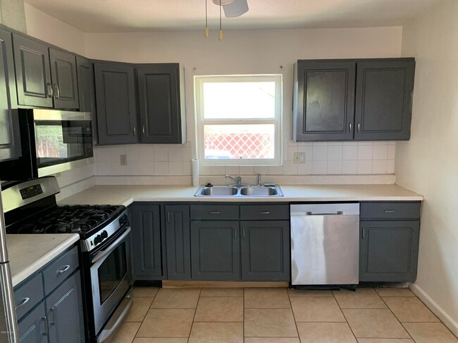 Photo - 1005 E Water St