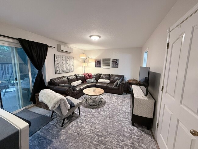Photo - 3221 Mayfair Dr SW