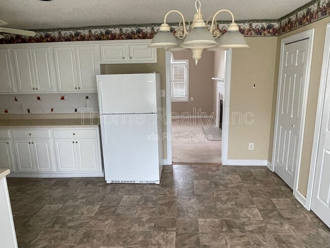 Photo - 133 Juniper Ct