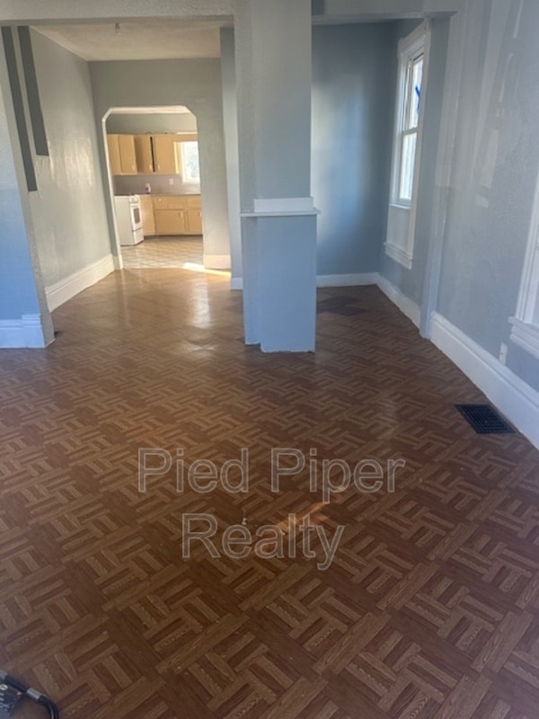 Photo - 331 W Homer St