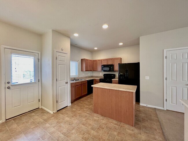 Photo - Spacious 2 Bed/2/5 Bath Townhome at The Bluffs at Spring Creek