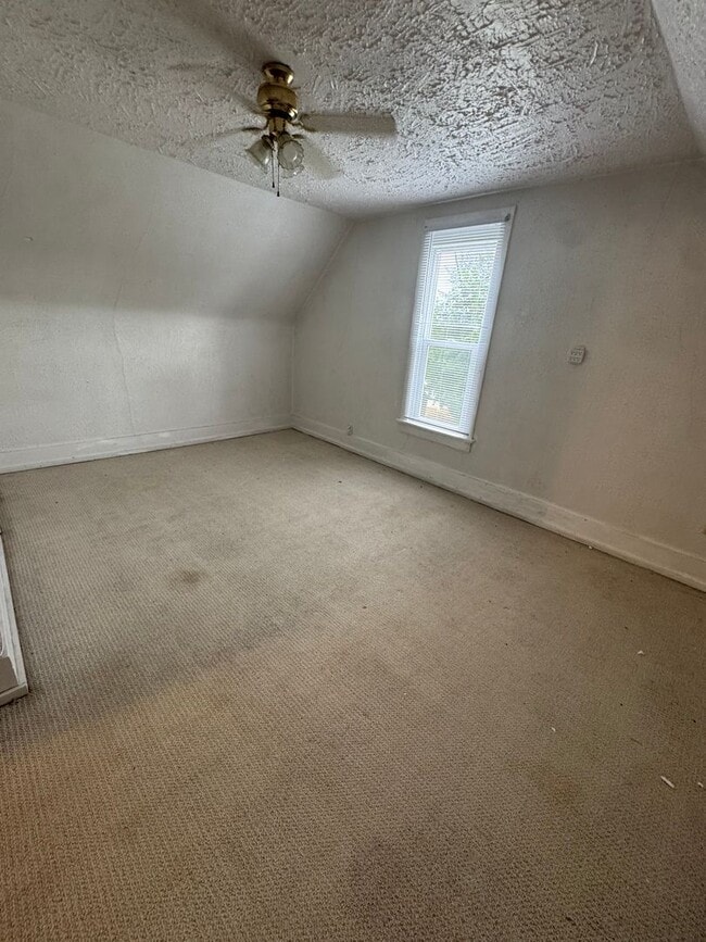 619 12th Ave N Unit 619 1/2 12th Ave N
