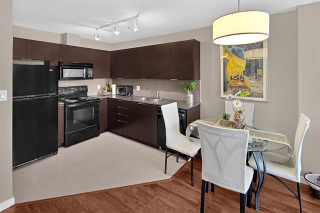 Photo - 13618-13100 100 Ave