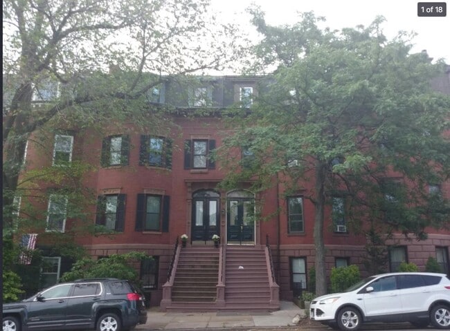 Building Photo - 821 E Broadway