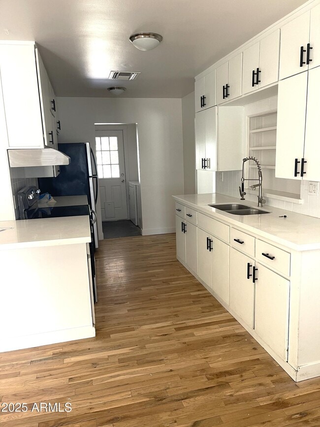 Photo - 106 E Linda Ln