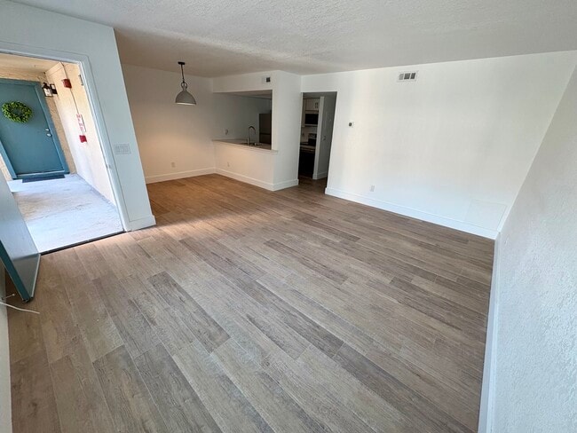 Photo - 4810 S Dauphin Ave Unit D13