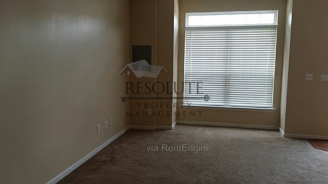 2210 Valley Edge Dr Unit 104