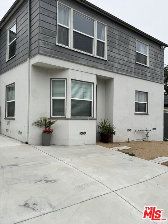 Building Photo - 1754 Glendon Ave Unit 1754 1/2 Rental