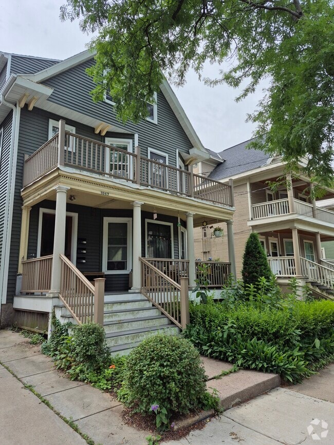 Building Photo - 1047 E Gorham St Unit Second Floor - heat incl Rental