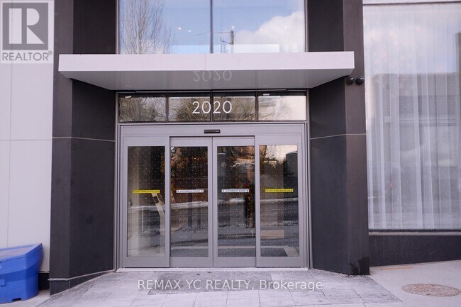 Photo - 2020 Bathurst St Unit 721