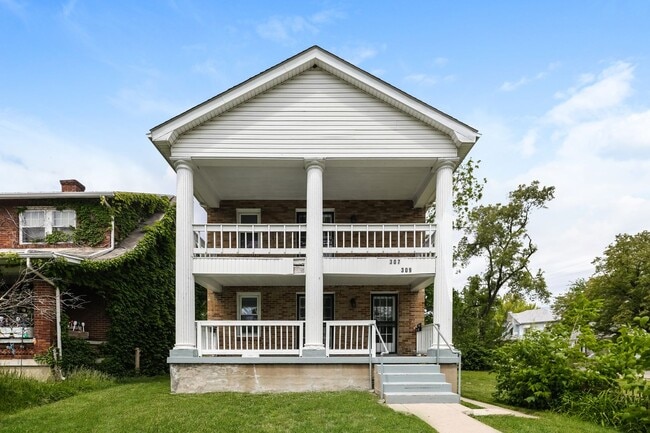 Building Photo - 307-309 DELAWARE Unit 309
