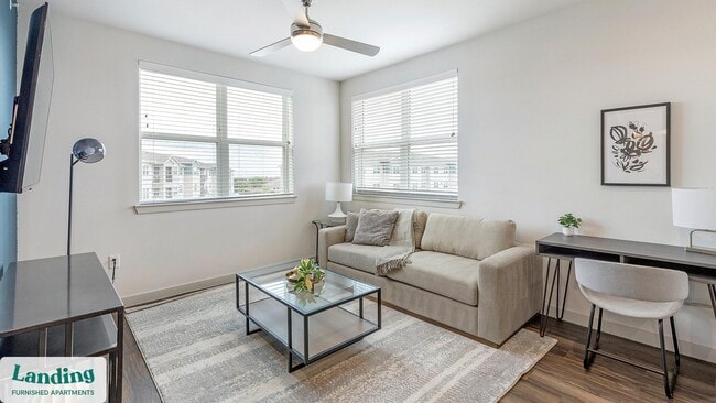 Photo - 255 Williamsburg Pkwy Unidad F301.1409530