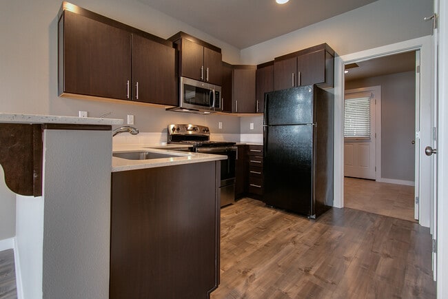 Photo - 2bdrm/1bthrm Tiny House ~ Landscaping Included!
