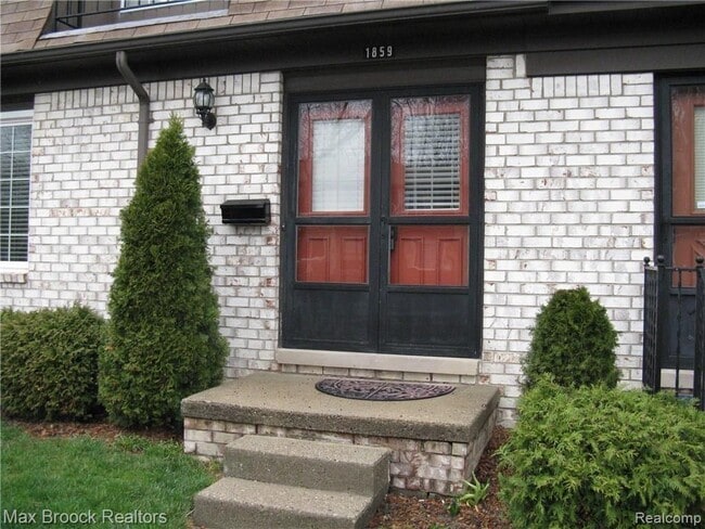 Building Photo - 1859 Wickham St