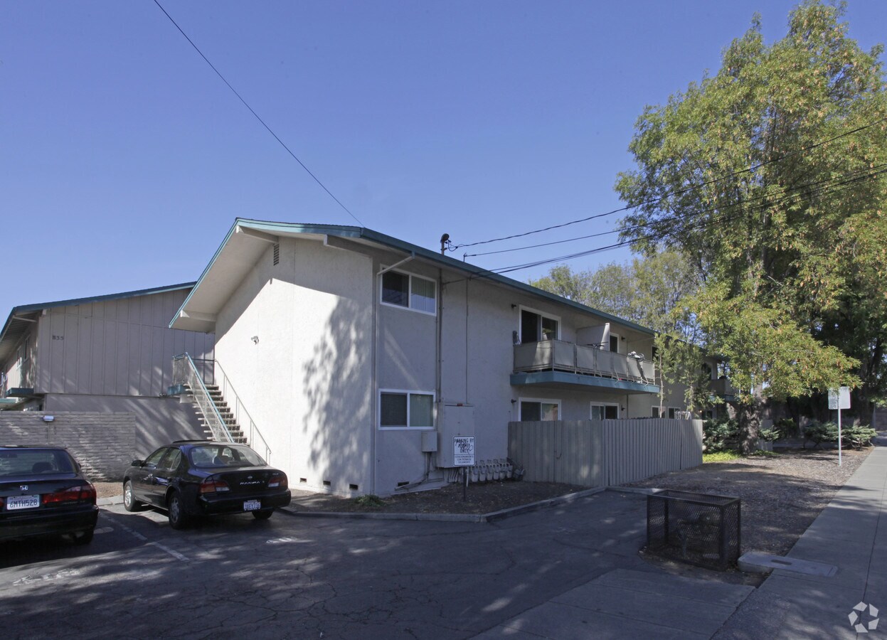 Sunridge - Sunridge Apartments