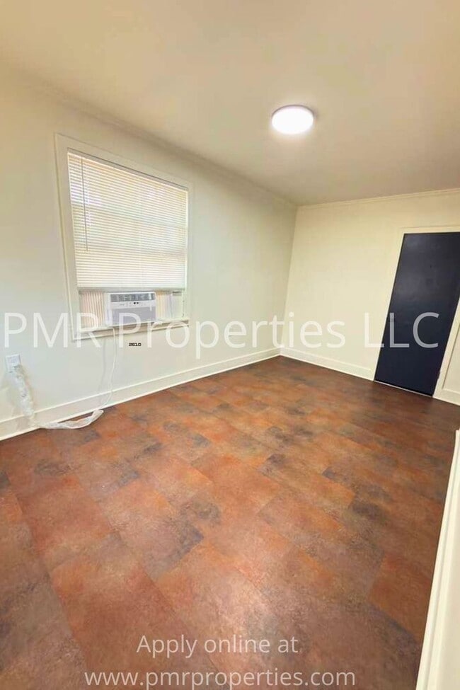 Photo - 2421 SW J Ave