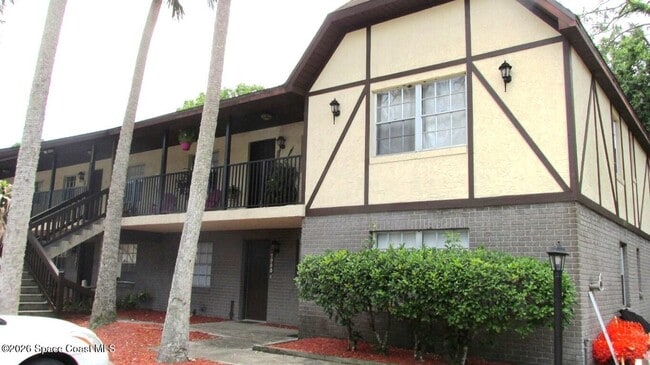 Building Photo - 2980 Sir Hamilton Cir Unit 6