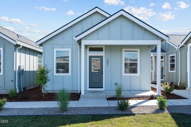 Building Photo - 202 Gangnes Dr