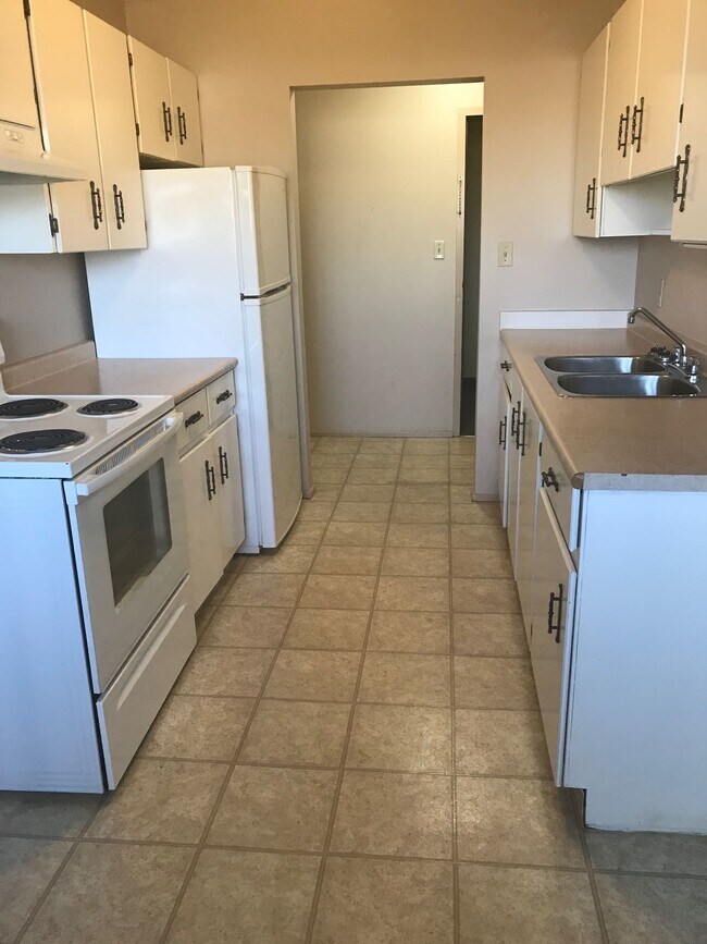Photo - 1 Bed 1 Bath Unit in Red Deer, AB Unit 205