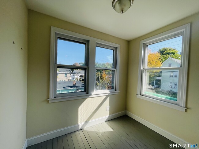 Photo - 194 Washington Ave