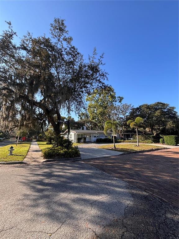 Building Photo - 1690 Dale Ave