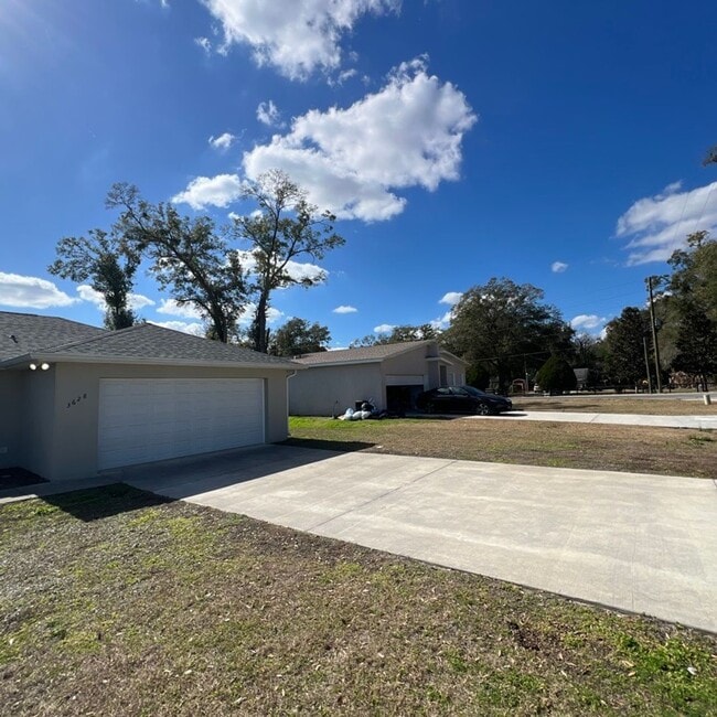Photo - Available now! Beautiful 3 BD/2BA Home in Belleview!!