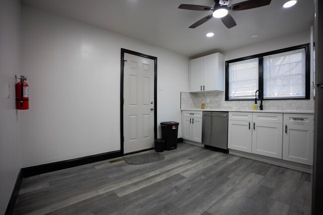 Photo - 111 E Garwood Ave Unit A