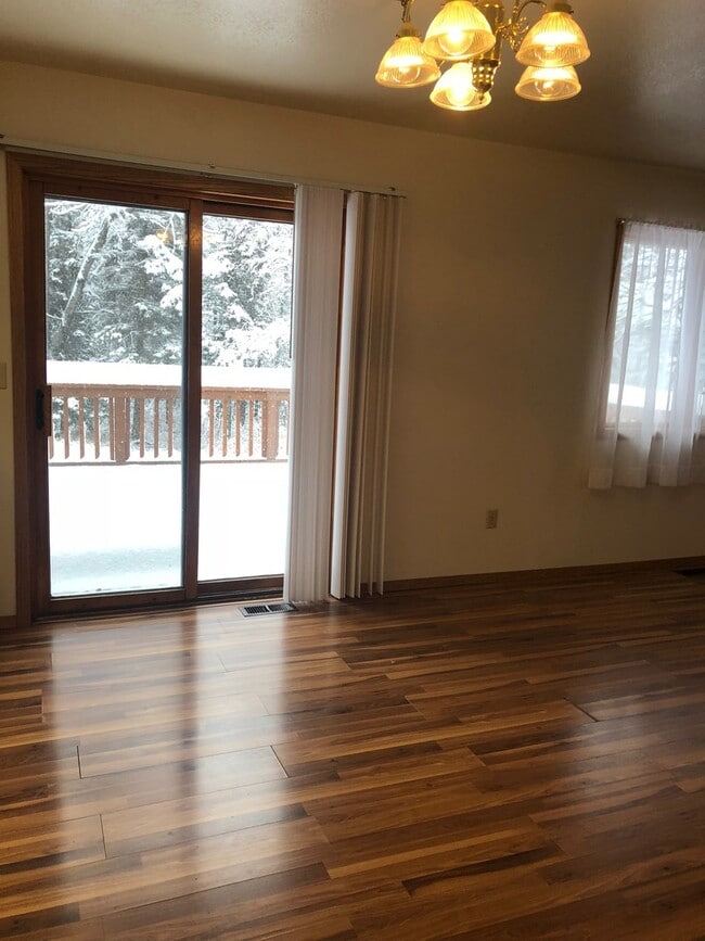Photo - 3BR, 2BA 2 story home w/finished daylight basement