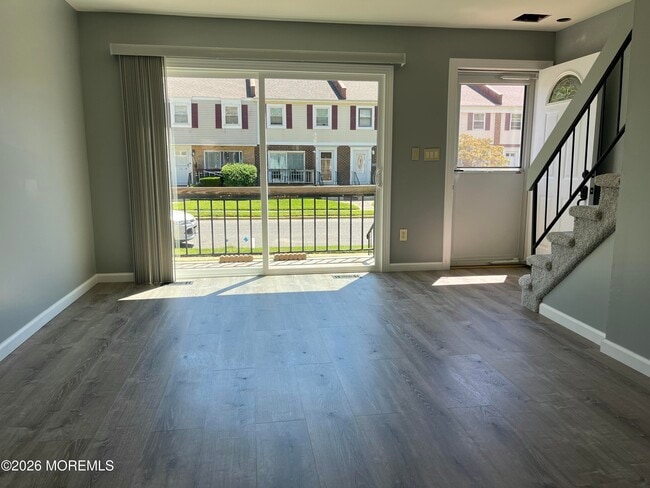 Photo - 53 Primrose Ln