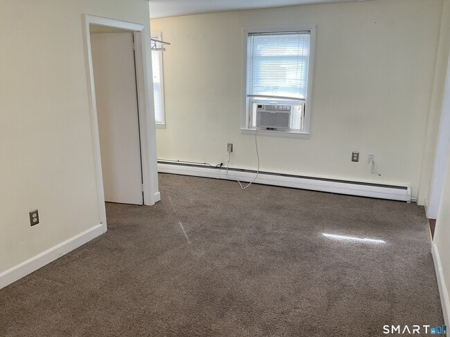 Photo - 1403 Farmington Ave