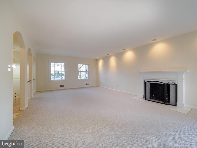 Photo - 2702 Navarre Dr