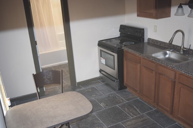 Photo - 100 Walnut St Unit 2R