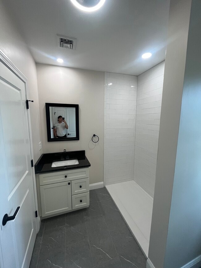 Bathroom - 117 Rome Ave Unit 2