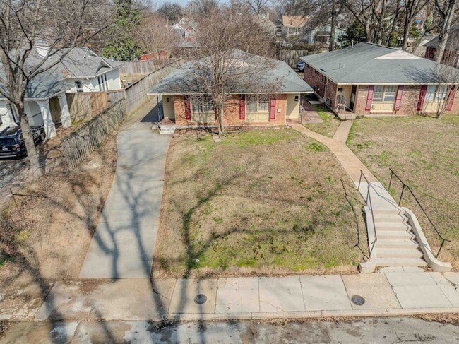 Photo - 2086 Harbert Ave