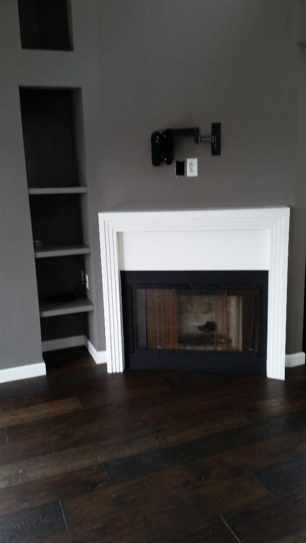 fireplace - 1428 Hermosa Ave Townhome