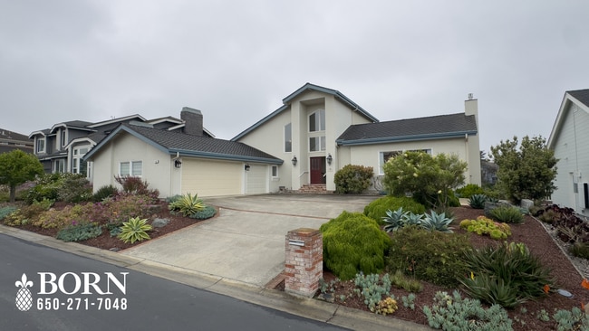 Building Photo - 32 Fairway Pl Rental