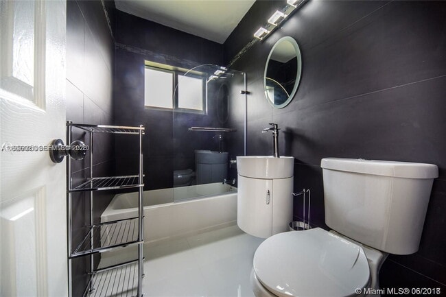 Photo - 1748 NE 180th St