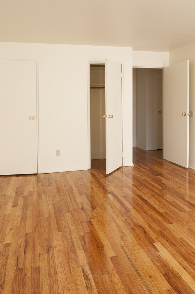 Rutgers Court Apartments