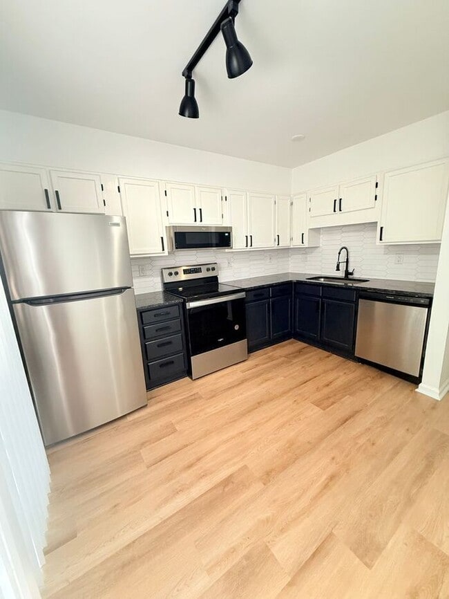 Perfectly sized 2 bedroom 1 bath
