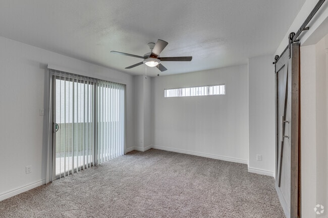 2BR, 2BA - 984SF - Primary Bedroom