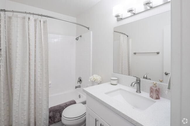 11520 186th St Artesia, CA, 90701 - Artesia Crossings