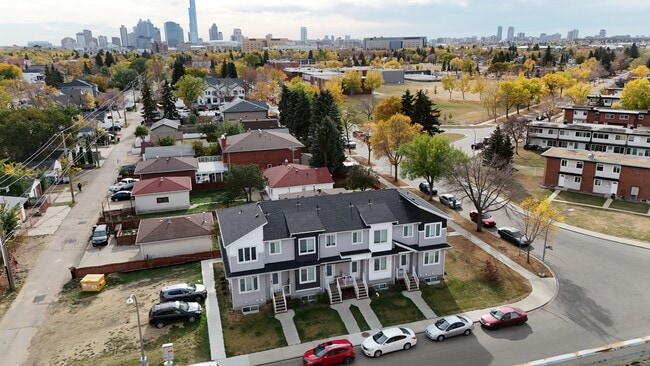 Building Photo - 10113-10117 117 Ave NW Unit 10113 MAIN