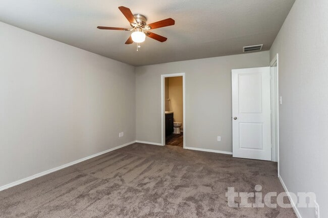 Photo - 1932 Bluethroat