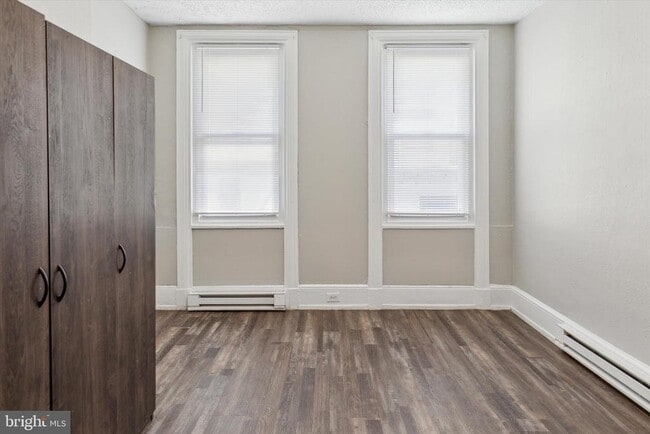 Photo - 326 E Airy St