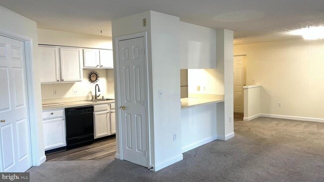 Photo - 625 Admiral Dr Unit 205