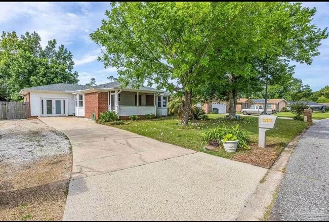 Building Photo - 12113 Longwood Dr